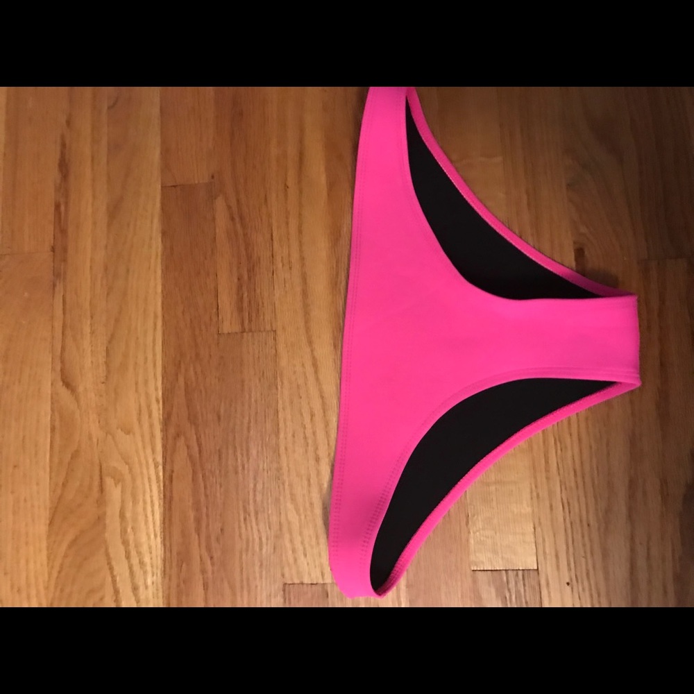 hoaka glo cheeky bottoms